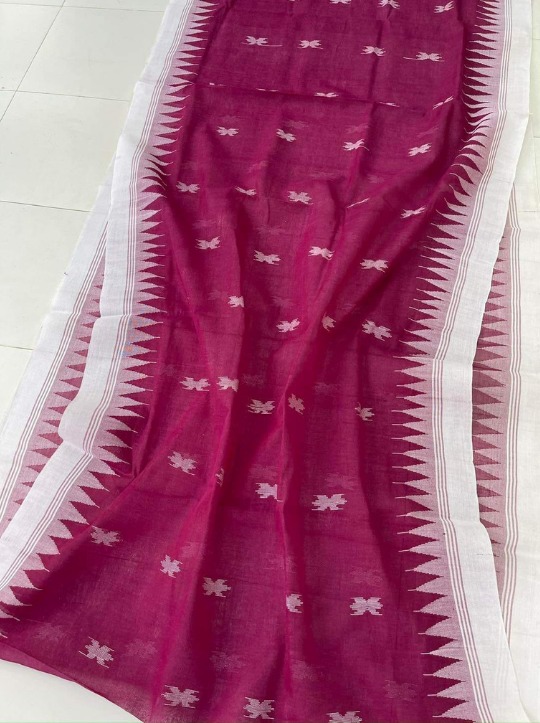 জাম কালার জমি সাদা পাড়ের সিলেটের ঐতিহ্যবাহী অরিজিনাল হ্যান্ডলুম কটন শিউলী ফুল মোটিফ শাড়ি